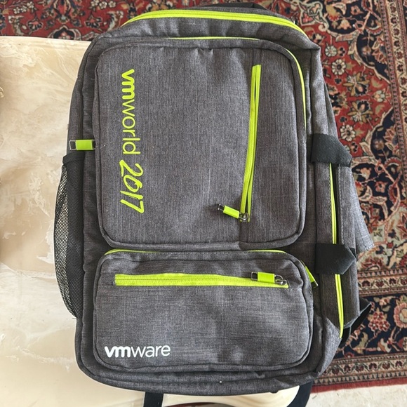 VMworld Backpack 🎒 2017 like new - Picture 1 of 3